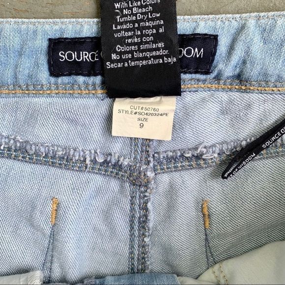 *SALE* EUC Source of Wisdom Distressed Sz 9 Jean - Picture 5 of 11